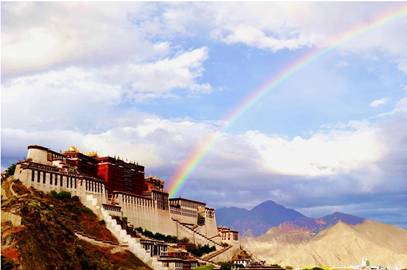 云端翱翔，西藏，梦想的翅膀之地